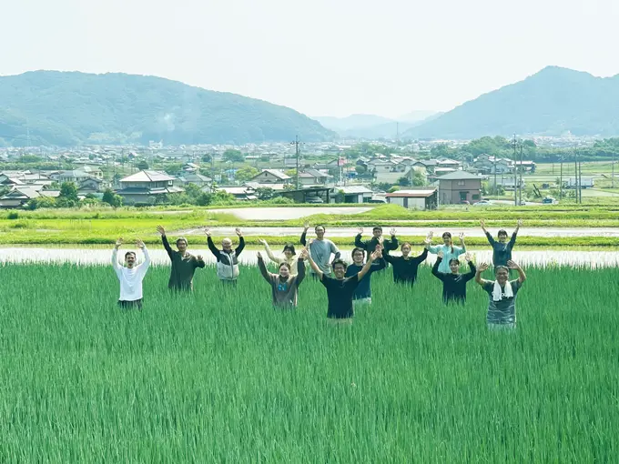 青ねぎ圃場でのクラカアグリ集合写真