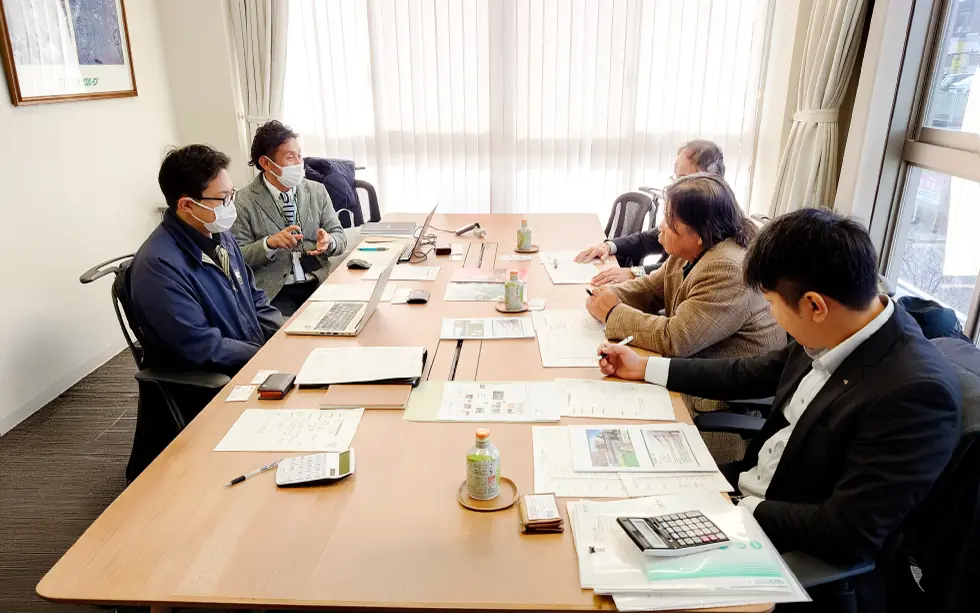 JAみい大刀洗夏野菜部会とクラカグループの商談会。ズッキーニや長なすの出荷計画と加工販売について意見交換